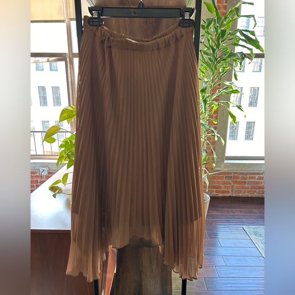 Club Monaco Pleated Skirt - Picture 1 of 2